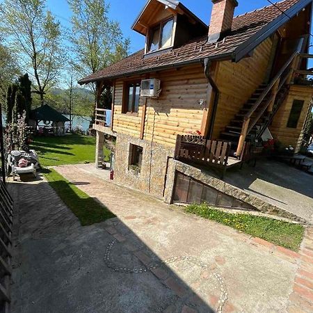 Apartman Kapetana luka Ljubovija Luaran gambar